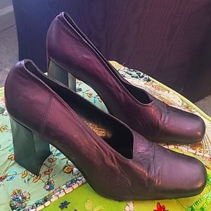 BCBG MAX AZRIA  NWOT HTF Vintage Made in Italy  Irredescent Pump Stunning